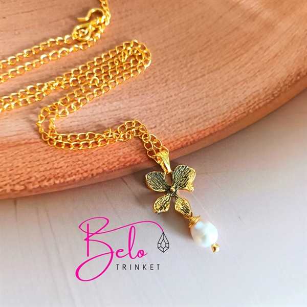 Dainty Antique golden flower Chain necklace pendant
