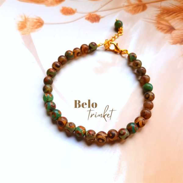 Dainty Golden Minimalist prayer agate  Bracelet