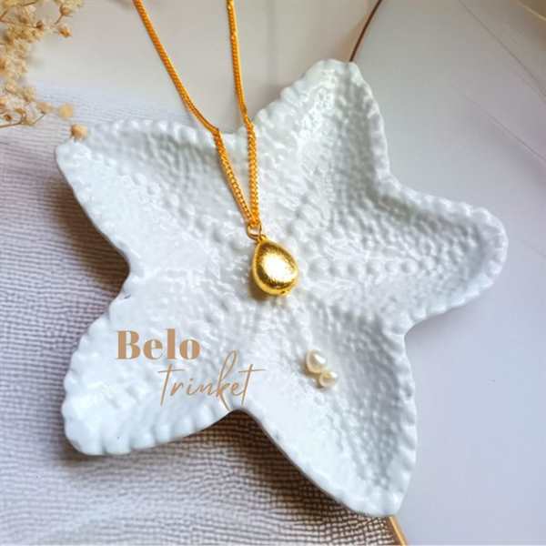 Dainty golden drop pendant chain necklace