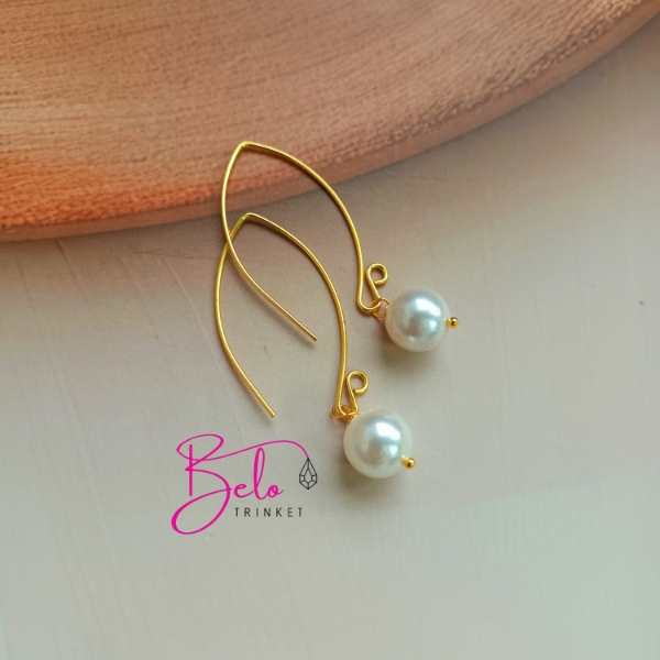 Dainty pearl danglers earrings