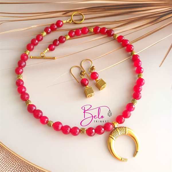 Dainty red gemstone beaded necklace set