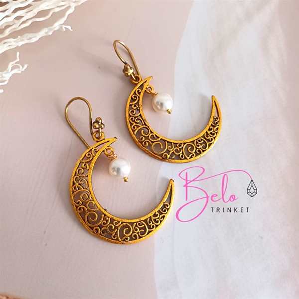  Golden Antique Moonlight pearl earrings